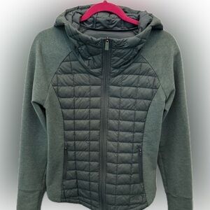 The North Face Women's Quilted Hooded Jacket - Green